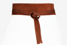 Laden Sie das Bild in den Galerie-Viewer, Belt 50946 Suede

